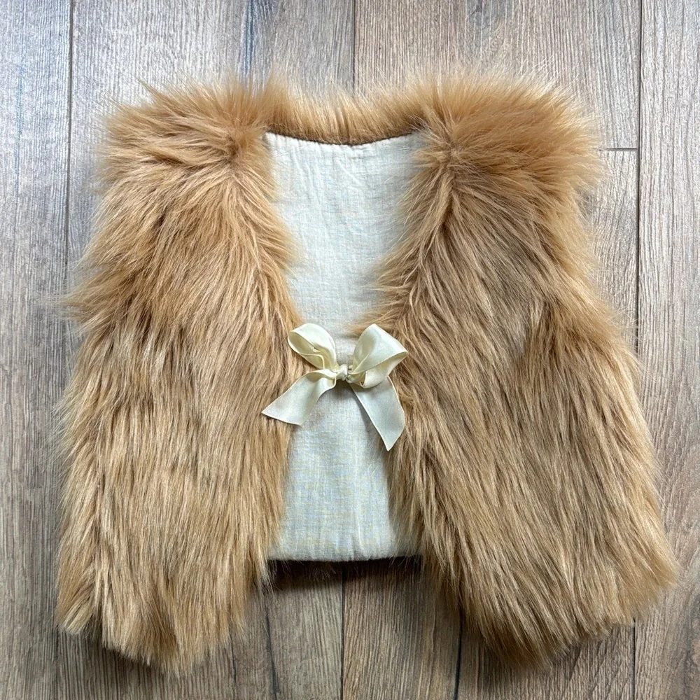 Girls Faux Fur Vest with Bow Size 120 (5-6 years) Camel Tan Boutique Layer